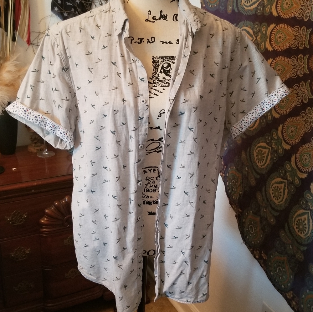 Humming bird short sleeve button up